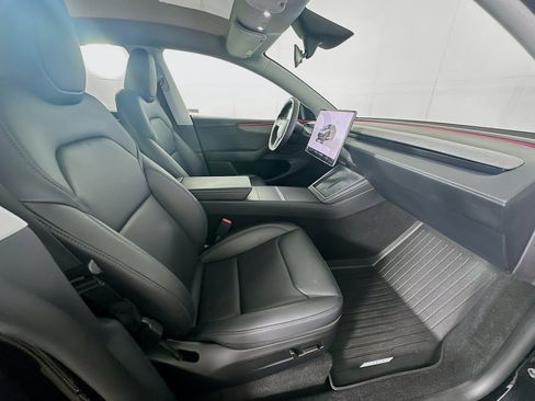 Used 2026 Tesla Model Y Long Range RWD image 31