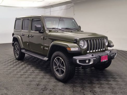 Used 2023 Jeep Wrangler Unlimited Sahara w/ Safety Group image 7