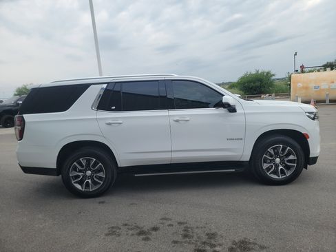 Used 2022 Chevrolet Tahoe LT w/ Luxury Package AWD/4WD image 8