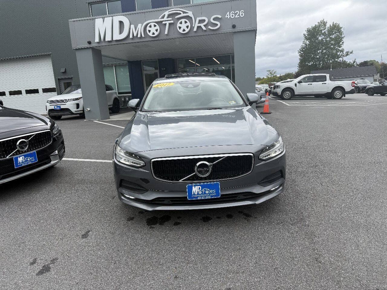 Used 2017 Volvo S90 T6 Momentum w/ Vision Package AWD/4WD image 6