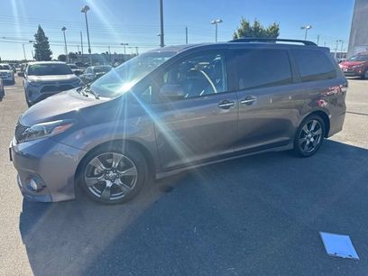 Used 2017 Toyota Sienna SE Premium
