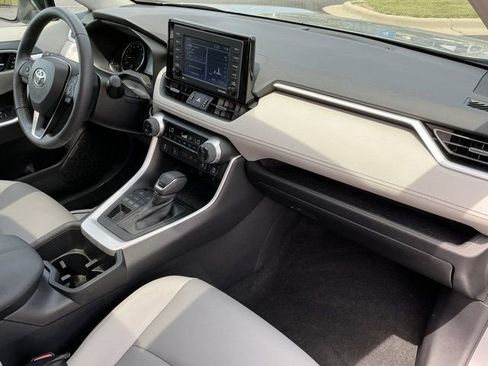 Used 2022 Toyota RAV4 XLE Premium AWD/4WD image 15