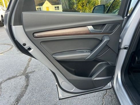 Used 2022 Audi Q5 2.0T Premium Plus image 29