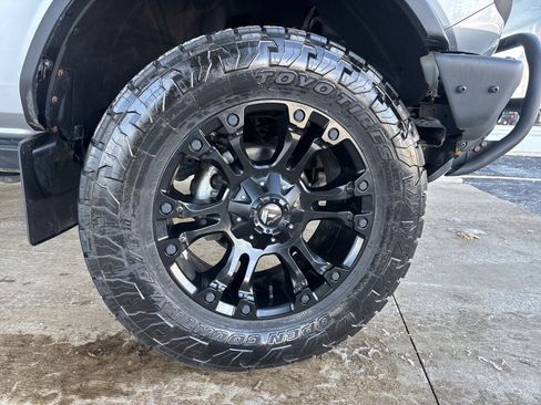 Used 2021 Ford Bronco Black Diamond image 32