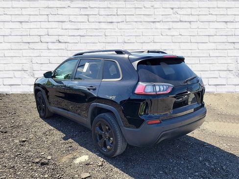 Used 2020 Jeep Cherokee Latitude Plus image 3