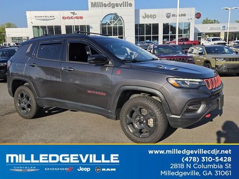 Used 2023 Jeep Compass Trailhawk w/ Trailhawk Elite Group AWD/4WD image 1