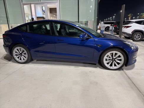 Used 2021 Tesla Model 3 Standard Range Plus image 15