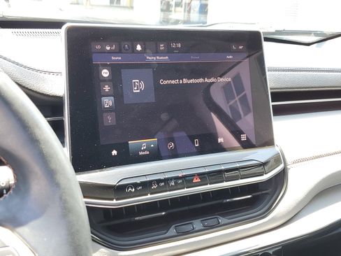 Used 2022 Jeep Compass Limited image 17