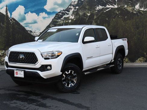 Certified 2019 Toyota Tacoma TRD Off-Road AWD/4WD image 6