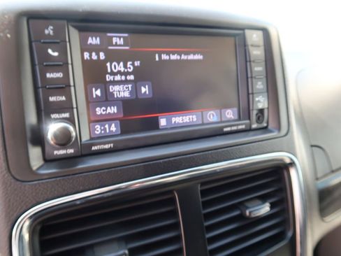 Used 2018 Dodge Grand Caravan SE image 15