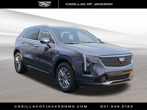 Certified 2025 Cadillac XT4 Premium Luxury AWD/4WD image 6
