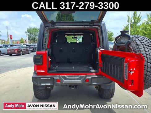 Used 2021 Jeep Wrangler Unlimited Sahara w/ Uconnect 4C Nav & Sound Group AWD/4WD image 9