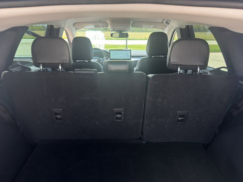 Used 2025 Ford Escape Platinum AWD/4WD image 34