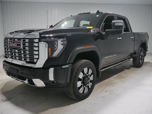 Used 2024 GMC Sierra 2500 Denali w/ Denali Reserve Package image 1