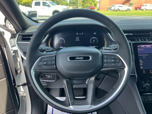 New 2025 Jeep Grand Cherokee L Limited w/ Trailer Tow Package image 29