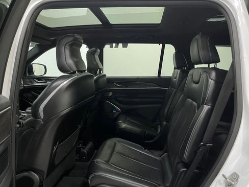 Used 2021 Jeep Grand Cherokee L Overland w/ Advanced Protech Group III image 31