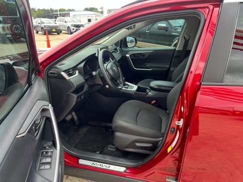Used 2024 Toyota RAV4 LE AWD/4WD image 9