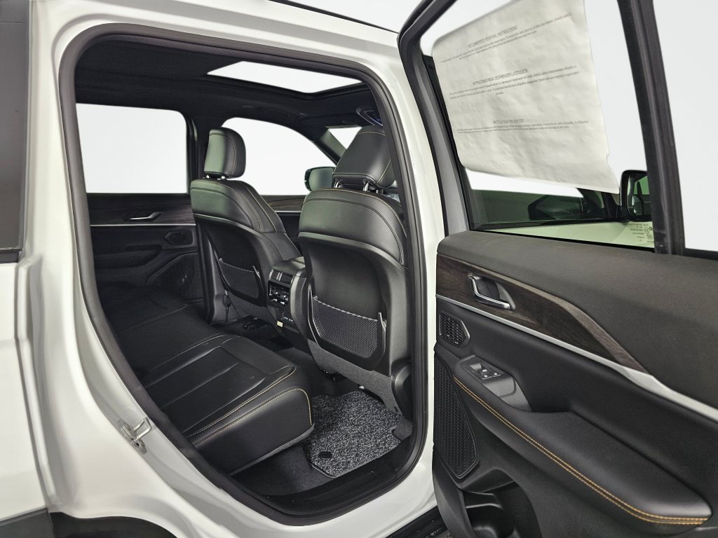 New 2026 Jeep Grand Cherokee Limited AWD/4WD image 36
