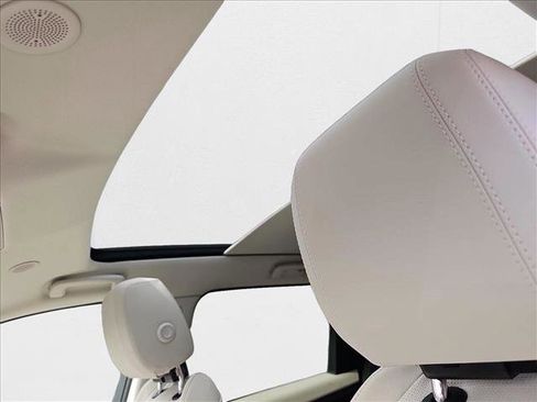 New 2025 Land Rover Discovery Sport S image 29