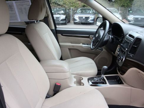 Used 2011 Hyundai Santa Fe GLS image 16