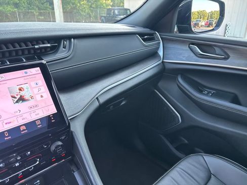 New 2024 Jeep Grand Cherokee Limited 4xe w/ Luxury Tech Group II image 23