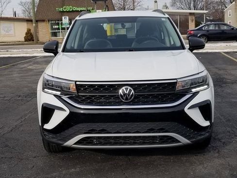Used 2022 Volkswagen Taos S image 2
