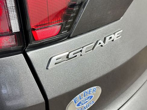 Used 2017 Ford Escape SE FWD image 7