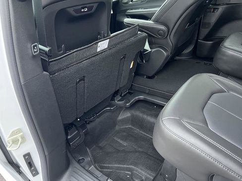 New 2026 Chrysler Pacifica Select image 46