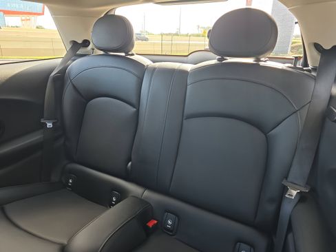 Used 2016 MINI Cooper 2-Door Hardtop image 11