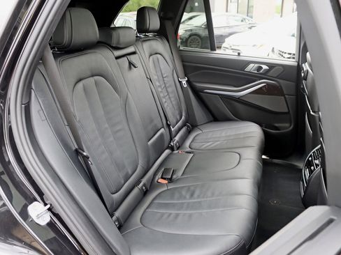 Used 2020 BMW X5 M50i AWD/4WD image 38
