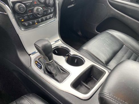 Used 2018 Jeep Grand Cherokee Limited image 17