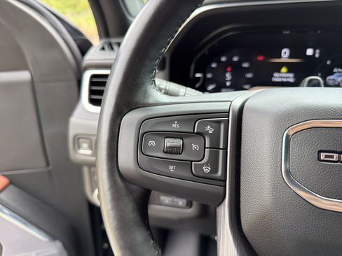 Used 2023 GMC Yukon Denali Ultimate AWD/4WD image 28