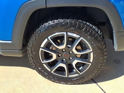 Used 2025 Jeep Compass Trailhawk AWD/4WD image 27