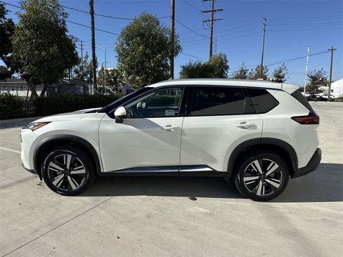 Used 2023 Nissan Rogue SL image 6