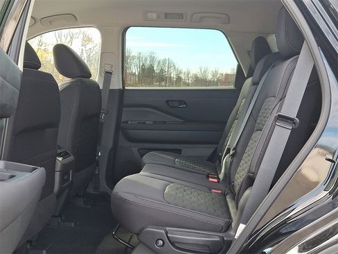 New 2025 Nissan Pathfinder SV w/ Black Appearance Package image 7