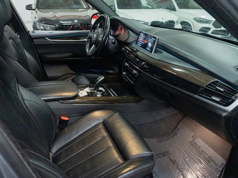 Used 2018 BMW X5 xDrive50i w/ M Sport Package image 40