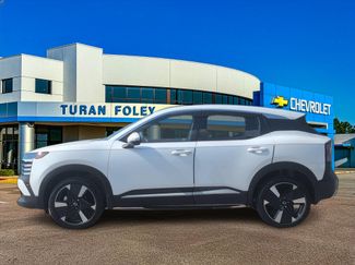 Used 2025 Nissan Kicks SR FWD video 2