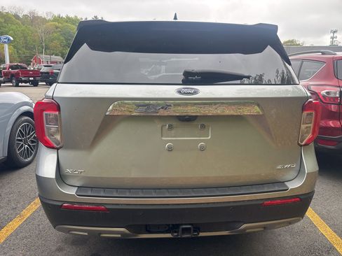 Used 2023 Ford Explorer XLT w/ Equipment Group 202A AWD/4WD image 4