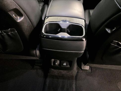 Used 2022 Kia Telluride SX w/ SX Prestige Package image 10