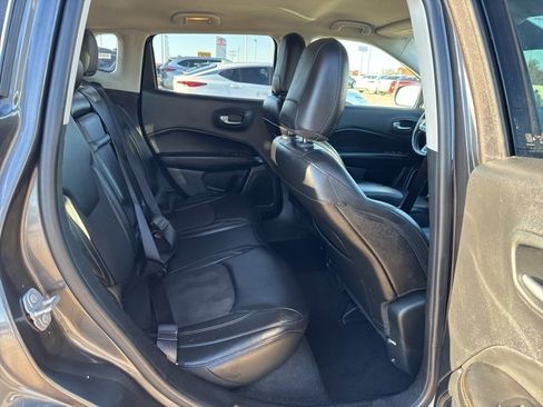 Used 2018 Jeep Compass Latitude w/ Popular Equipment Group image 13