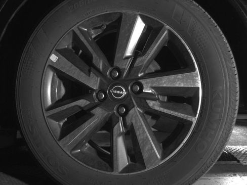 Used 2025 Nissan Versa SV image 14