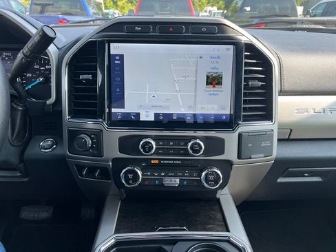 Used 2022 Ford F250 Lariat w/ Black Appearance Package AWD/4WD image 29