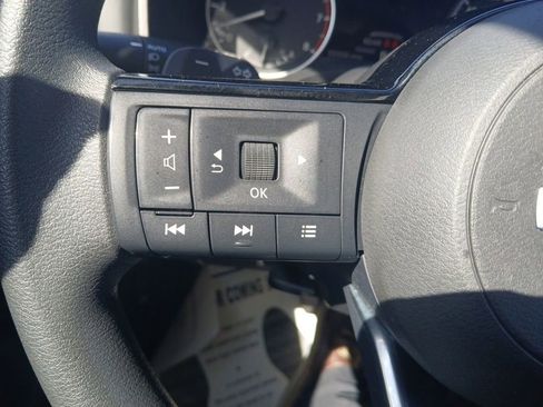 Used 2021 Nissan Rogue SV image 24