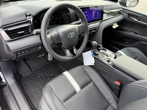 New 2026 Toyota Camry Hybrid image 12