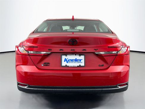 Used 2025 Toyota Camry LE image 5