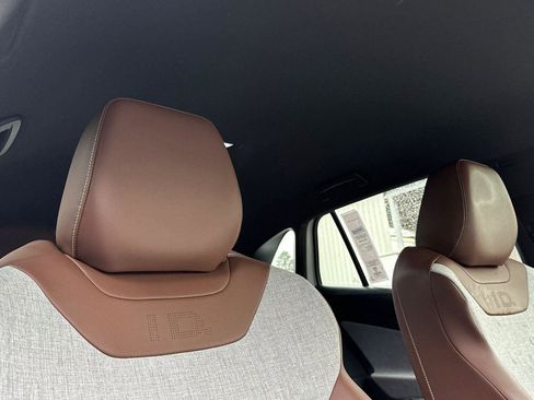 Used 2023 Volkswagen ID.4 2WD image 16