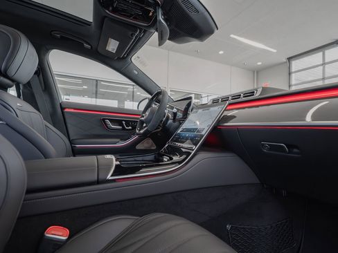 Used 2025 Mercedes-Benz S 63 AMG S image 16