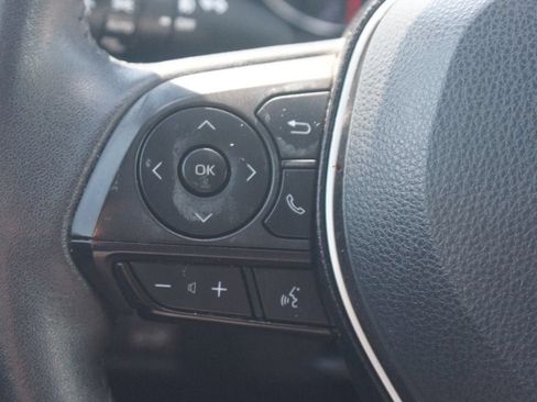 Used 2022 Toyota RAV4 XLE Premium AWD/4WD image 9
