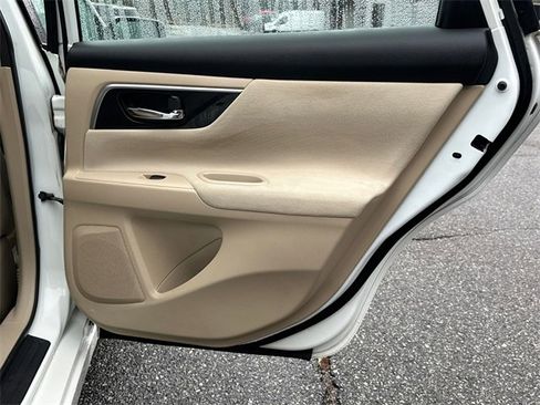 Used 2014 Nissan Altima 2.5 S w/ Display Audio Package image 16