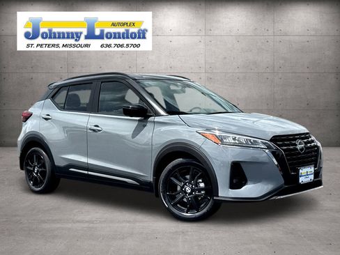 Used 2021 Nissan Kicks SR w/ SR Premium Package FWD image 1